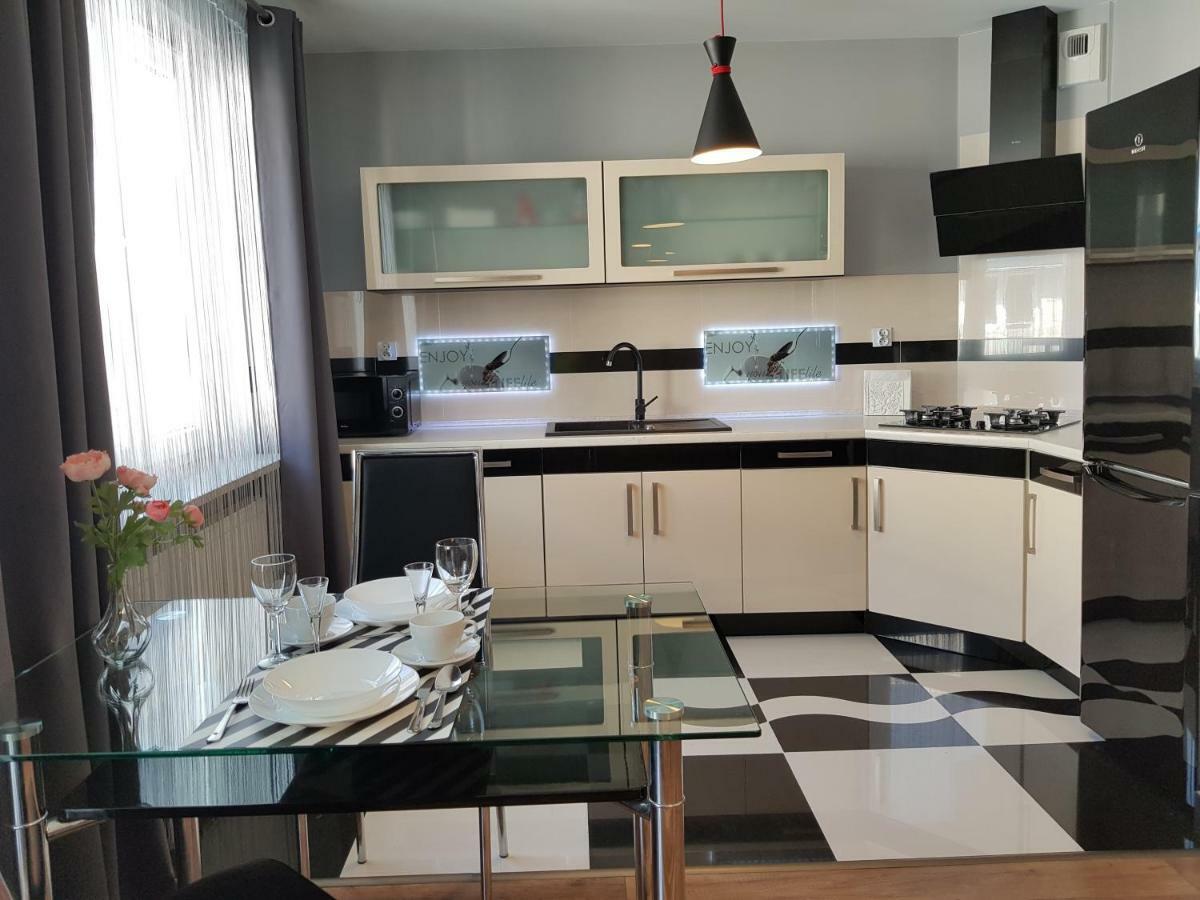 Apartment Luxury Oasis Srodmiescie Downtown 3 Os Krakow Bagian luar foto